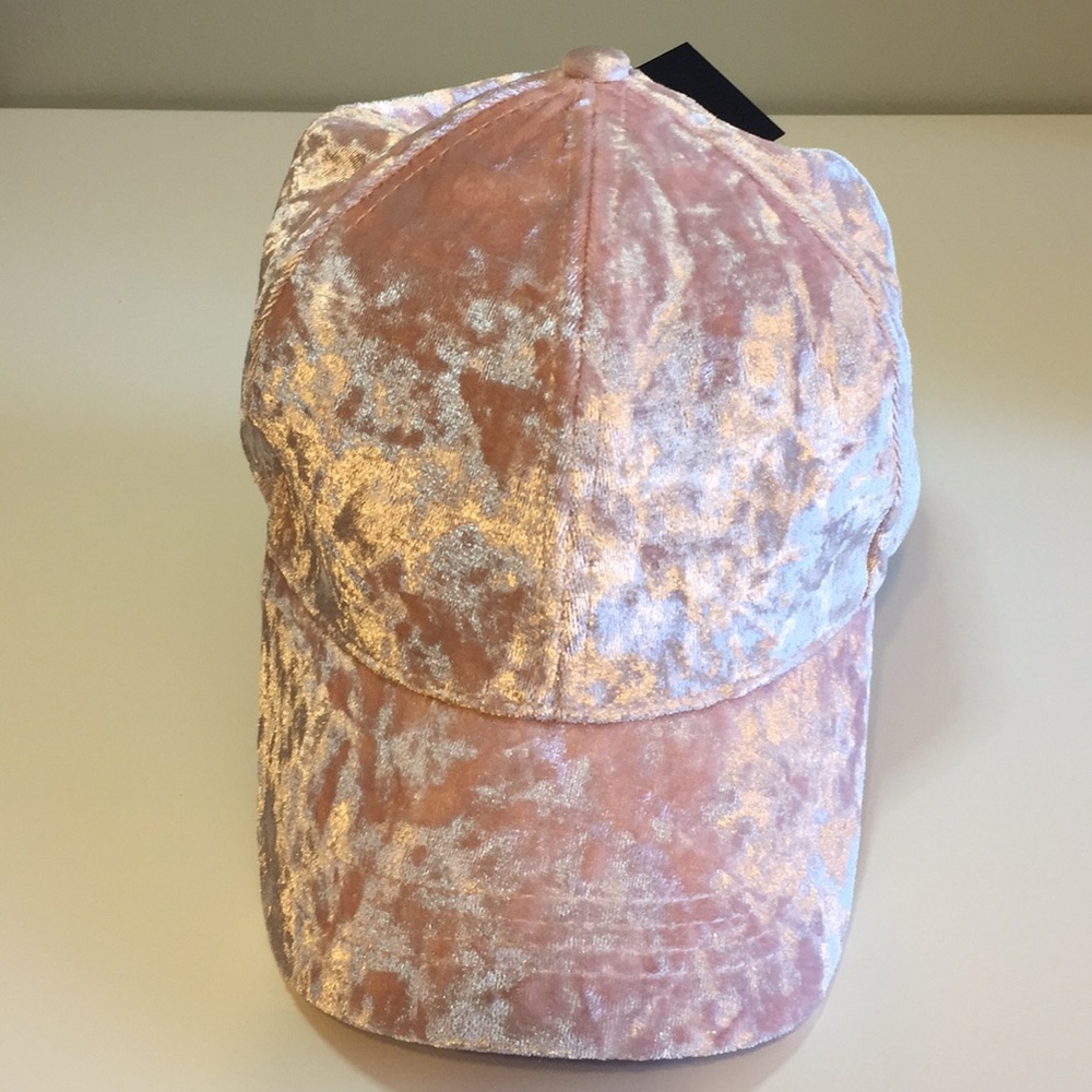 David & Young Crushed Velvet Cap Blush